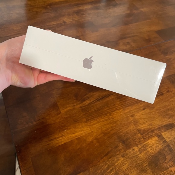 Apple iPad 9th Generation - Picture 5 of 13